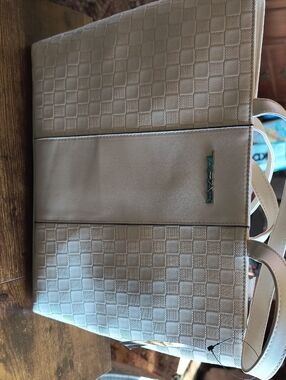 Tahari Beige Checkered Laptop Tote